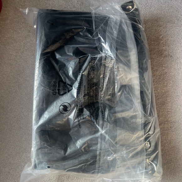 🖤 Sarah Wells “Lizzy” Breast Pump Bag – Black – NWT / Still in Packaging 🖤 - Picture 2 of 4